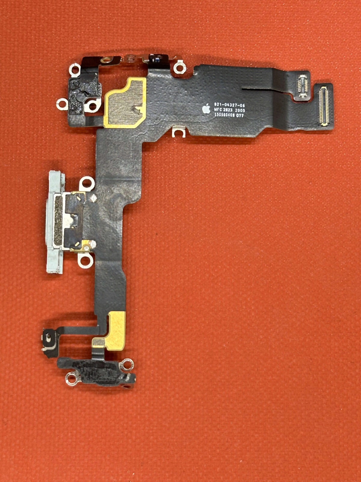 Sub Charge iPhone 15 – Image 2