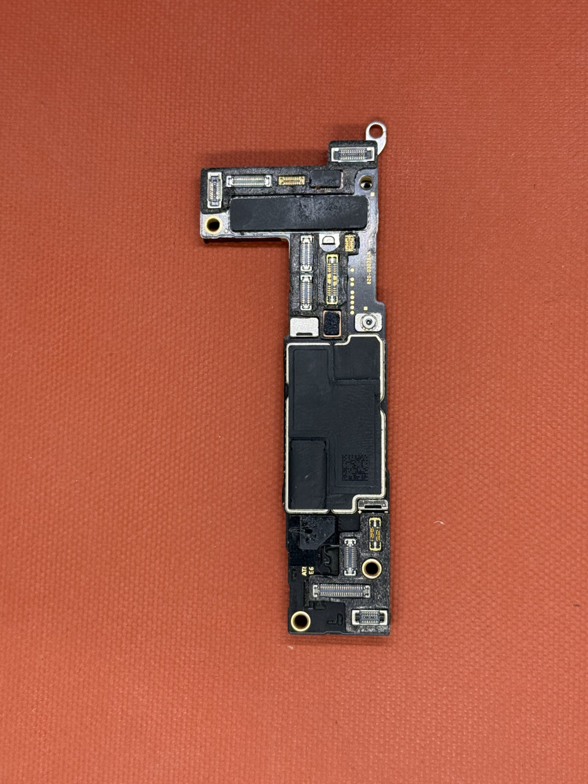 Carte Mère Pour Swap iPhone 15 (Partie Haut + Partie Bas) – Image 2