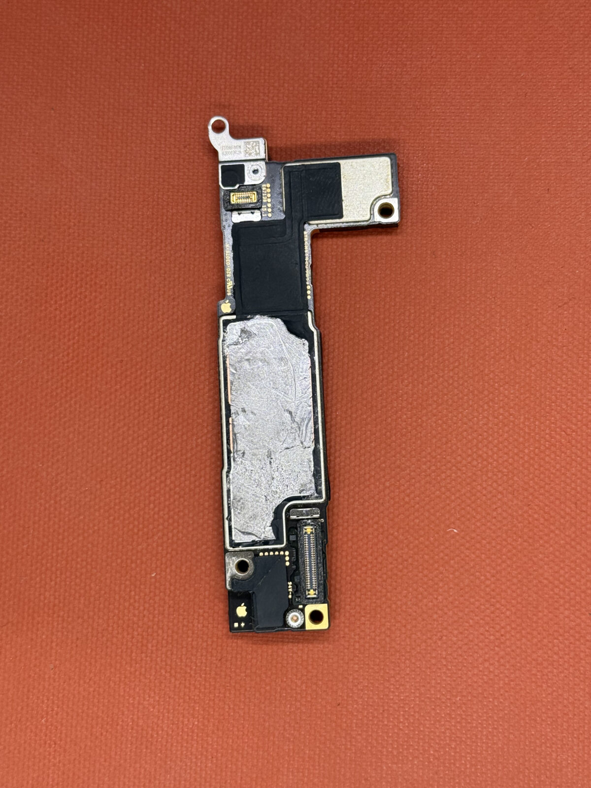 Carte Mère Pour Swap iPhone 15 (Partie Haut + Partie Bas)