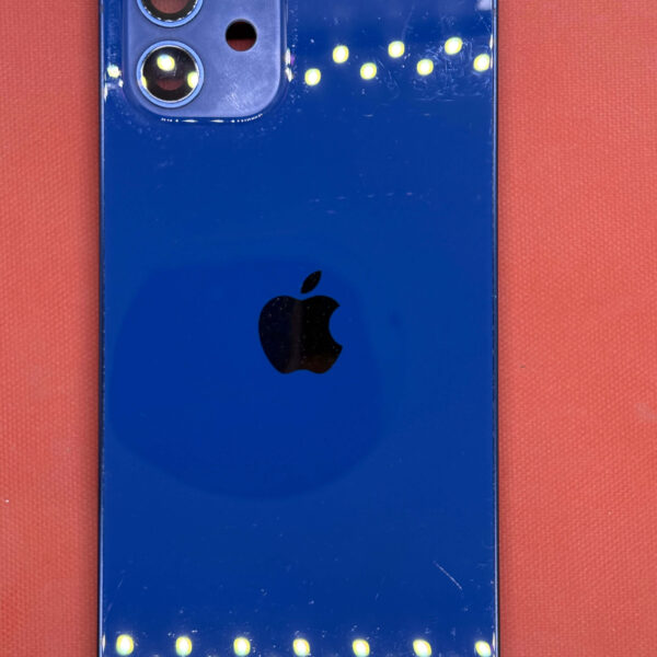 Chassais iphone 12 (Couleur: Bleu-Ciel)